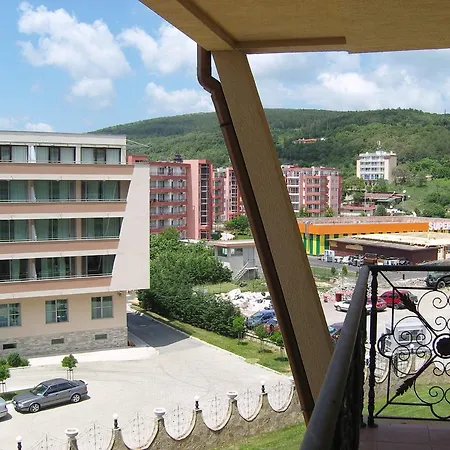 Gt Atrium Beach